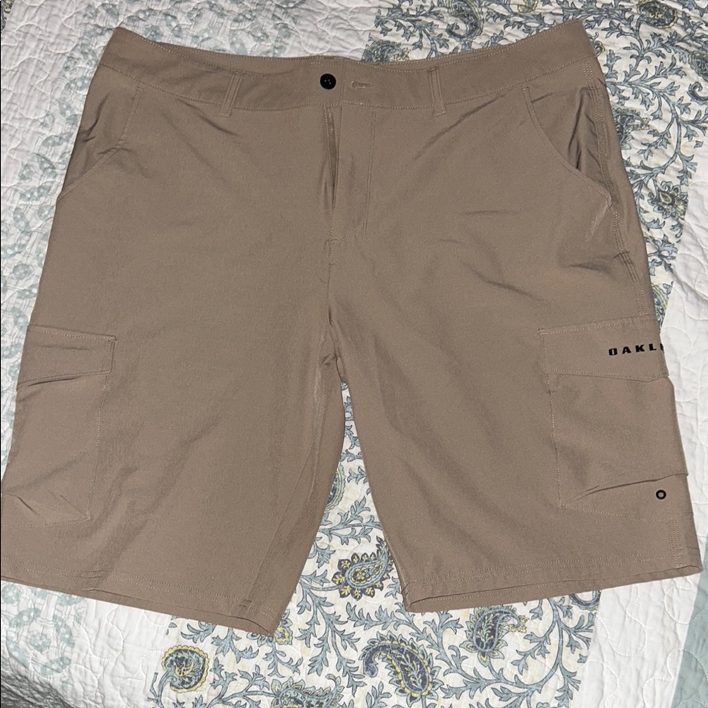 Oakley Tan Cargo Shorts Lightweight Outdoor